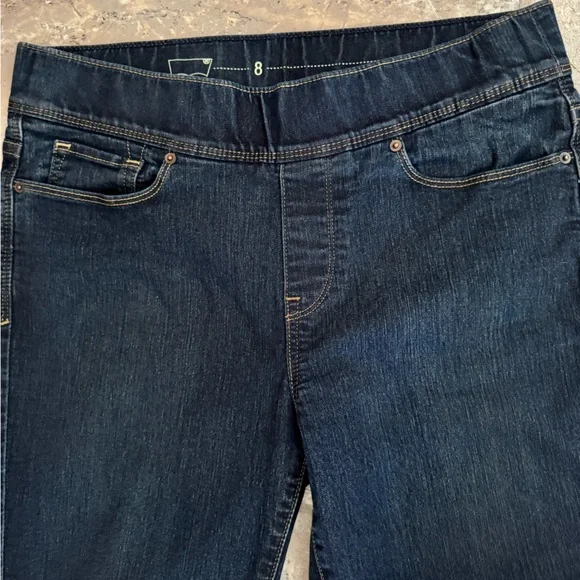 👖 Levi’s Totally Shaping Pullon Jeans. Straight legs. Dark Rinse. Size 8 worn 1x - Picture 5 of 8